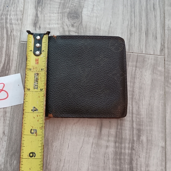 Authentic Louis Vuitton Monogram Bifold Wallet Authentic - Picture 2 of 11